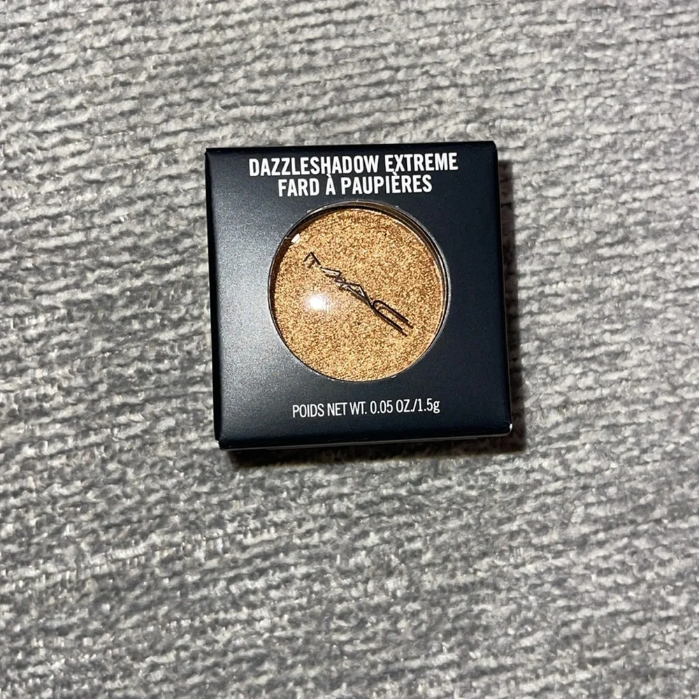 NIB MAC DAZZLESHADOW EXTREME Eyeshadow